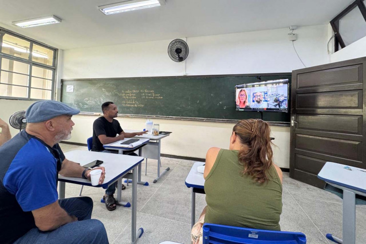 SEED prepara realocação de alunos após incêndio no Instituto de Educação de Paranaguá