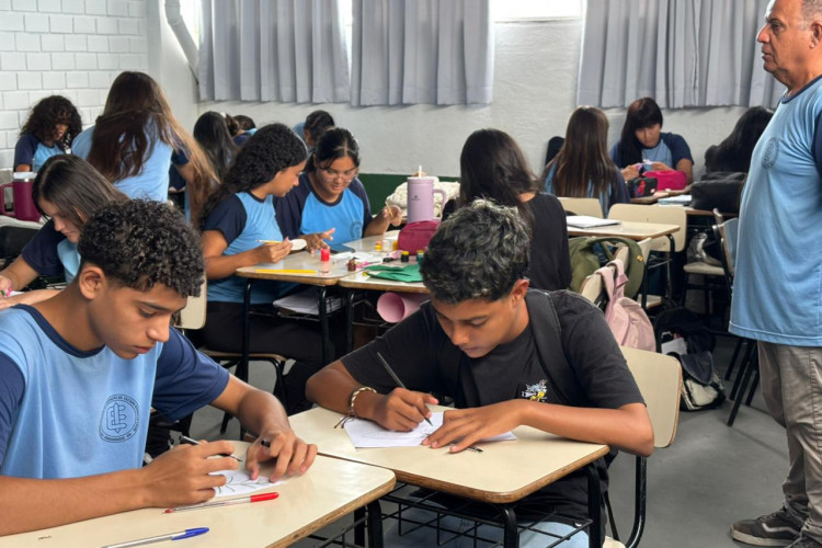 Começa retorno gradativo das aulas presenciais dos alunos do Instituto de Educação de Paranaguá