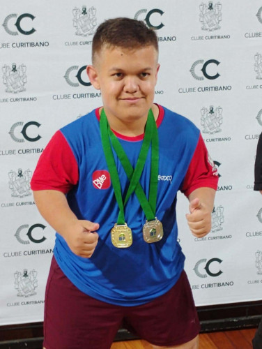 Ouro nos Jogos Paradesportivos, aluno da rede estadual se destaca no parabadminton