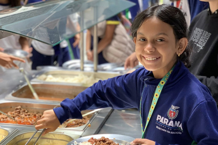 Paraná bate recorde de investimento em alimentos orgânicos nas escolas da rede estadual