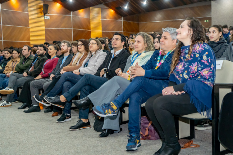 Com foco em Biologia, aulão do Enem chega a Curitiba para 330 estudantes da rede estadual