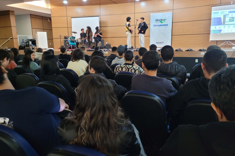 Primeiro aulão do Enem Paraná reúne mais de 600 estudantes em Umuarama
