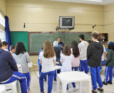 Aulas de robótica no Colégio Estadual do Paraná