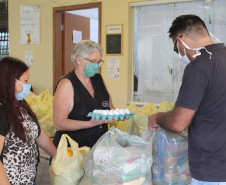 Entrega de kit de merenda no C.E Emilio de Menezes