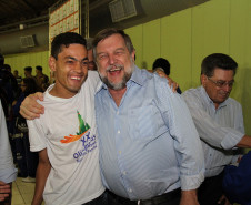 Governador em exercício Flávio Arns durante a abertura da 20ª edição nacional das Olimpíadas Especiais das Apaes em Maringá.