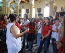 Visita proporcionou oportunidade de aprender com os painéis que ilustram a Catedral – obra do artista plástico Eugênio de Proença Sigaud, pintados na década de 50.