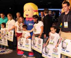 O governador em exercício Flávio Arns participou nesta sexta-feira (09), em Curitiba, da premiação do Programa Agrinho, desenvolvido pelo Serviço Nacional de Aprendizagem Rural (Senar-PR).