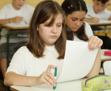 Curitiba,PR 25 de Fevereiro de 2011 - Escola Estadual de Ensino Fundamental Dom Pedro II - Rua Bispo Bom José, 2567,Seminário, Curitiba-PR - Foto de arquivo.