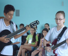 O Núcleo Regional de Educação (NRE) de Goioerê encerrou na terça-feira (13) a 5ª Olimpíada Leitor do Ano com escolas de oito municípios e mais de 180 alunos inscritos. O concurso teve ganhadores em três categorias e teve como tema o centenário de nascimento da poetisa paranaense Helena Kolody.