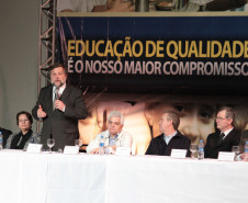 Aula inaugural do Curso de Licenciatura em Pedagogia para concluintes do Programa de Capacitação da Faculdade de Vizinhança Vale do Iguaçu (Vizivali) lotou no sábado (24) Canal da Música, em Curitiba. Foi iinício da solução de um problema que atingia 14 mil professores que não tinham os diplomas da faculdade reconhecidos.
