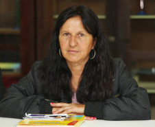 TATUQUARA-PR 14 DE NOVEMBRO DE 2012 - COLÉGIO ESTADUAL GUILHERME MARANHÃO - PARANÁ ALFABETIZADO - NA FOTO: Jociane Lucia Azevedo