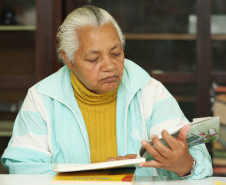 TATUQUARA-PR 14 DE NOVEMBRO DE 2012 - COLÉGIO ESTADUAL GUILHERME MARANHÃO - PARANÁ ALFABETIZADO - NA FOTO: Jociane Lucia Azevedo