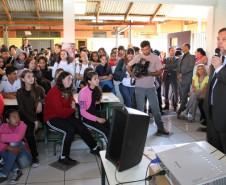 O vice-governador e secretário da Educação, Flávio Arns, juntamente com os secretários da Segurança Pública, Cid Vasques e da Justiça, Cidadania e Direitos Humanos, Maria Tereza Uille Gomes e o procurador-geral do Ministério Público do Paraná, Gilberto Giacoia, participam do lançamento nacional da Campanha Conte até 10, que aconteceu no Colégio Estadual Aníbal Khury Neto, em Curitiba.