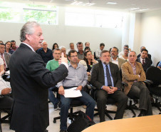 Secretário especial para Assuntos da Copa do Mundo Mário Celso Cunha e público do evento