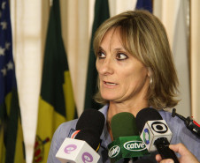 Superintendente da educação Meroujy Cavet em coletiva sobre o Sistema de Avaliação da Educação Básica do Paraná, no salão nobre do Colégio Estadual do Paraná.