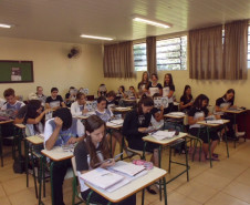 Eles produziram ao longo do ano e publicaram esse mês um jornal no idioma e uma revista em quadrinhos. Professores e alunos perceberam que poderiam explorar ainda mais o idioma e colocá-lo em prática.