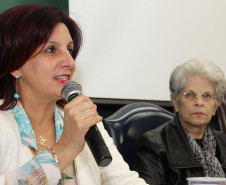 Para atender este público, o Departamento de Educação Especial e Inclusão Educacional (Deein/SEED) junto com o Núcleo de Apoio às Pessoas com Necessidades Especiais (Napne/UFPR), orientam professores e subsidiam a comunidade universitária com cursos, palestras e grupos de estudos sobre os direitos e possibilidades de atendimento para estes estudantes