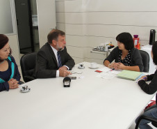 A Secretaria de Estado da Educação e a Secretaria de Toyohashi, província de Aichi, no Japão, reforçaram o convênio de intercâmbio educacional para auxiliar alunos que foram àquele país a dar continuidade aos estudos.