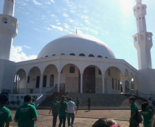 Os grupos também visitaram a mesquita da cidade.