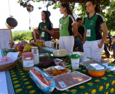 Ao todo, são mais de 300 animais, entre bovinos, caprinos, suínos, aves, entre outros, isto sem contar as larvas de bicho da seda, o minhocário e a criação de abelhas.
