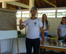 O Colégio oferta o Curso Técnico em Agropecuária, de forma integrada ao ensino médio, unindo disciplinas da base nacional comum e disciplinas específicas da formação profissional.