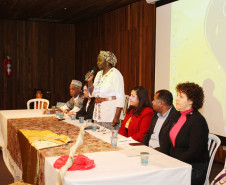 Evento avalia implantação da Lei 10639/2003, que trata sobre inclusão da arte e cultura africana e afrobrasileira nos currículos escolares.