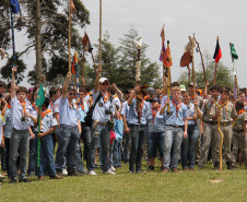 Tropas escoteiras de todo Paraná se reuniram sábado (1/12) para o Primeiro Acampamento de Grupos Escoteiros do Paraná, em Balsa Nova, na Região Metropolitana de Curitiba. O encontro, que reuniu mais de 2 mil jovens, promoveu integração com atividades educativas. Confira mais fotos em: http://www.flickr.com/photos/flavioarns/sets/72157632146820176/