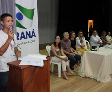 Vice-governador e secretário de Estado da Educação, Flávio Arns, diplomou nesta quarta-feira (5) 45 grêmios estudantis de escolas estaduais do litoral. Confira mais fotos em <a href=" http://www.flickr.com/photos/flavioarns/sets/72157632175319619/" target="_blank"> http://www.flickr.com/photos/flavioarns </a>