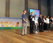 800 jovens de 17 escolas de Curitiba e Região Metropolitana participaram de oficinas com o tema o protagonismo juvenil na prevenção das DSTs e AIDS