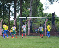Os Jogos Escolares Bom de Bola terminaram sua fase final esta semana em Astorga. Após cinco dias de competições de futebol de campo, com a participação de mais de 1,1 mil alunos, e depois de 122 partidas foram conhecidos os campeões do Paraná das quatro categorias em disputa - A e B, masculino e feminino. 