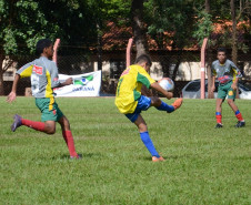 Os Jogos Escolares Bom de Bola terminaram sua fase final esta semana em Astorga. Após cinco dias de competições de futebol de campo, com a participação de mais de 1,1 mil alunos, e depois de 122 partidas foram conhecidos os campeões do Paraná das quatro categorias em disputa - A e B, masculino e feminino. 