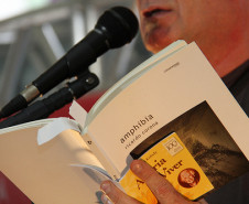 Após percorrer escolas dos 32 Núcleos Regionais de Educação, caravana finaliza atividades de 2012 com programação especial no centro de Curitiba.