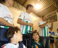 Evento beneficente APAExonados por Futebol arrecadou fundos para pagamentos de despesas da APAE de Cascavel, que atende 458 alunos.