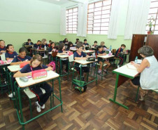 Os recursos devem ser utilizados para melhoria da infraestrutura, manutenção e outras despesas relacionadas com a atividade educacional.