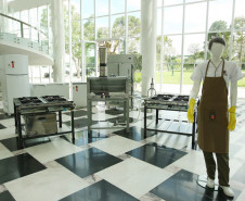 A Secretaria de Estado da Educação fornecerá uniformes e equipamentos de proteção individual (EPIs) para mais de 5,4 mil profissionais que trabalham nas cozinhas da Rede Estadual de Ensino.