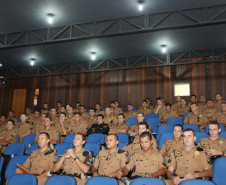 Policiais militares que atuam no Batalhão da Patrulha Escolar Comunitária estão participando até sexta-feira (1º) de um curso de nivelamento, como preparação para o início das aulas nas escolas paranaenses.