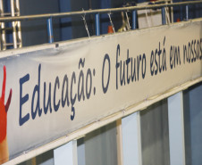 Cerca de 30 mil alunos são atendidos por 60 escolas municipais, 30 centros de educação infantil e sete unidades de educação especial.