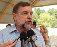 O governador Beto Richa inaugurou as novas instalações do Colégio Estadual Tarsila do Amaral, em São José dos Pinhais, nesta segunda-feira (18)