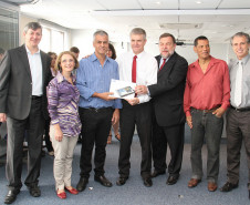 Concurso “Aprender e Ensinar Tecnologias Sociais” vai levar os dois professores ganhadores da rede estadual para seminário nacional em Brasília.<br />
<br />
Veja mais fotos em: <a href=" http://www.flickr.com/photos/flavioarns/sets/72157632773973890/" target="_blank"> http://www.flickr.com/photos/flavioarns/</a>
