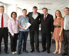 Concurso “Aprender e Ensinar Tecnologias Sociais” vai levar os dois professores ganhadores da rede estadual para seminário nacional em Brasília.<br />
<br />
Veja mais fotos em: <a href=" http://www.flickr.com/photos/flavioarns/sets/72157632773973890/" target="_blank"> http://www.flickr.com/photos/flavioarns/</a>
