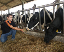 CASTRO-PR 19 DE FEVEREIRO DE 2013 - Centro Estadual de Educação Profissional Olegário Macedo - Educação Profissional dos Campos Gerais. Professor técnico João Fernando Machado.