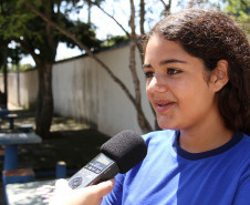 O Colégio Estadual Professora Luiza Ross, em Curitiba, passou por um treinamento de abandono de prédio em uma simulação de risco. A ação marcou o início das atividades do programa Brigada Escolar para 2013, e foi coordenada por equipes da Defesa Civil e do Corpo de Bombeiros. <br />
<br />
Veja mais fotos em: <a href=" http://www.flickr.com/photos/flavioarns/sets/72157632815149604/ " target="_blank"> http://www.flickr.com/photos/flavioarns/ </a>

