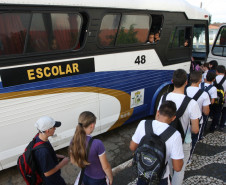 PALMEIRA/PR 20 DE FEVEREIRO DE 2013 - COLÉGIO ESTADUAL DOM ALBERTO GONÇALVES - Transporte Escolar.