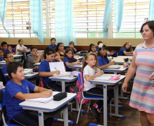 Escola Estadual Dr. Rubem Fleury da Rocha<br />
<br />
Veja mais fotos em: <a href=" http://www.flickr.com/photos/flavioarns/sets/72157632879096054/" target="_blank"> http://www.flickr.com/photos/flavioarns/</a>
