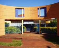 O Colégio Estadual Senador Teotônio Vilela, em Assis Chateaubriand, vai ganhar novos e maiores espaços para depósito de merenda e também no refeitório. Também serão trocado os pisos da cozinha e de algumas salas de aula. 