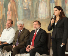 “A Arte de contar e poetizar o pão" é uma parceria entre a Secretaria e o Sindicato da Indústria de Panificação e Confeitaria do Estado do Paraná.<br />
<br />
Veja mais fotos em: <a href=" http://www.flickr.com/photos/flavioarns/sets/72157632944608769/" target="_blank"> http://www.flickr.com/photos/flavioarns/</a>