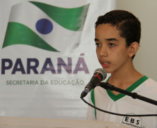“A Arte de contar e poetizar o pão" é uma parceria entre a Secretaria e o Sindicato da Indústria de Panificação e Confeitaria do Estado do Paraná.<br />
<br />
Veja mais fotos em: <a href=" http://www.flickr.com/photos/flavioarns/sets/72157632944608769/" target="_blank"> http://www.flickr.com/photos/flavioarns/</a>