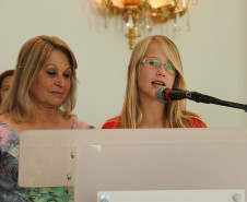 “A Arte de contar e poetizar o pão" é uma parceria entre a Secretaria e o Sindicato da Indústria de Panificação e Confeitaria do Estado do Paraná.<br />
<br />
Veja mais fotos em: <a href=" http://www.flickr.com/photos/flavioarns/sets/72157632944608769/" target="_blank"> http://www.flickr.com/photos/flavioarns/</a>