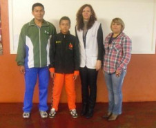 Estudante pratica a modalidade há oito meses, em atividade de contraturno, no Colégio Estadual Jardim Interlagos, em Cascavel.