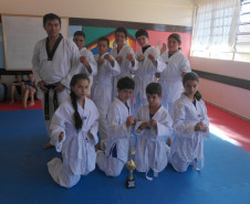 Estudante pratica a modalidade há oito meses, em atividade de contraturno, no Colégio Estadual Jardim Interlagos, em Cascavel.